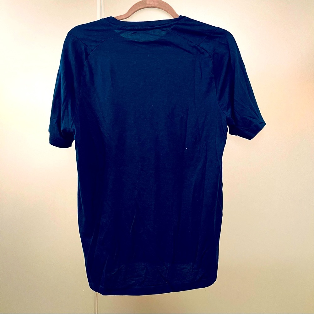 Adidas FreeLift Tennis Tee, Climalite, Midnight Blue, M, Excellent Condition - Picture 2 of 3